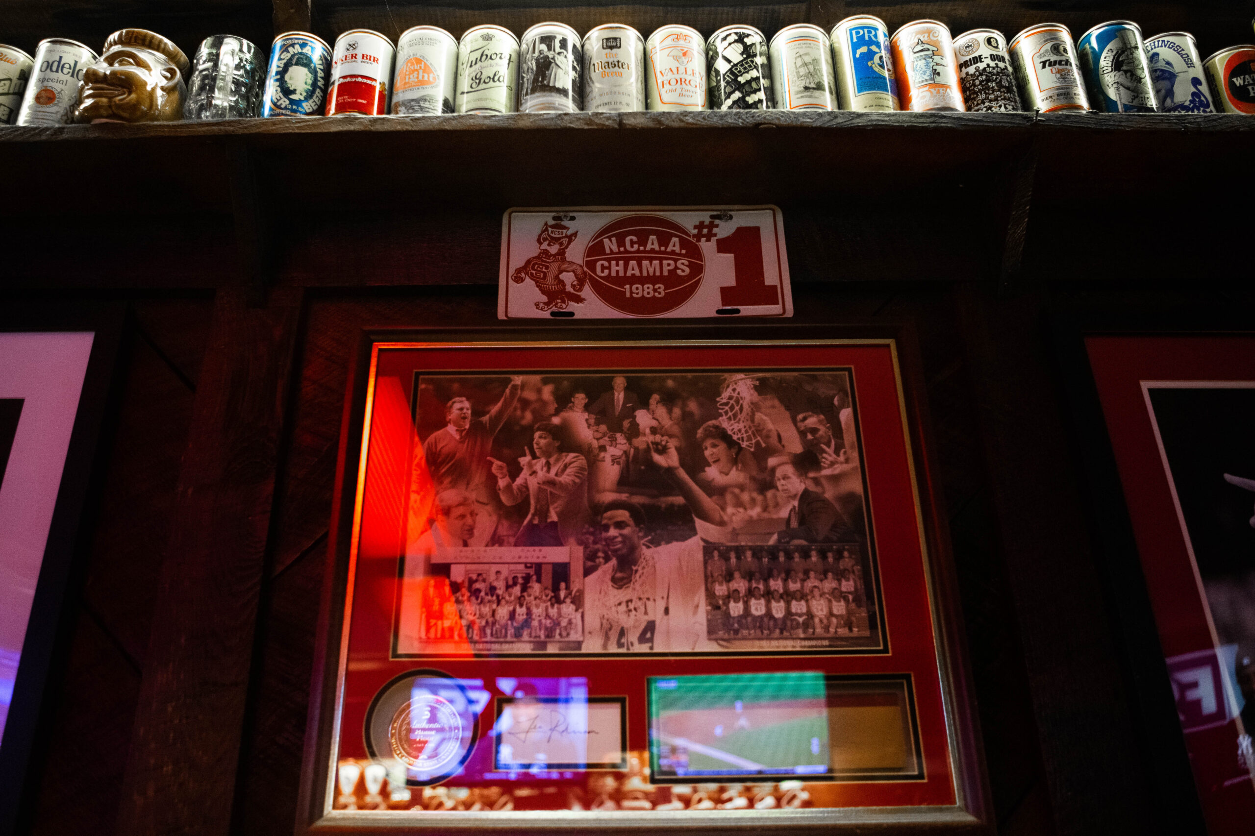 Players Retreat NCAA Champs Memorabilia 