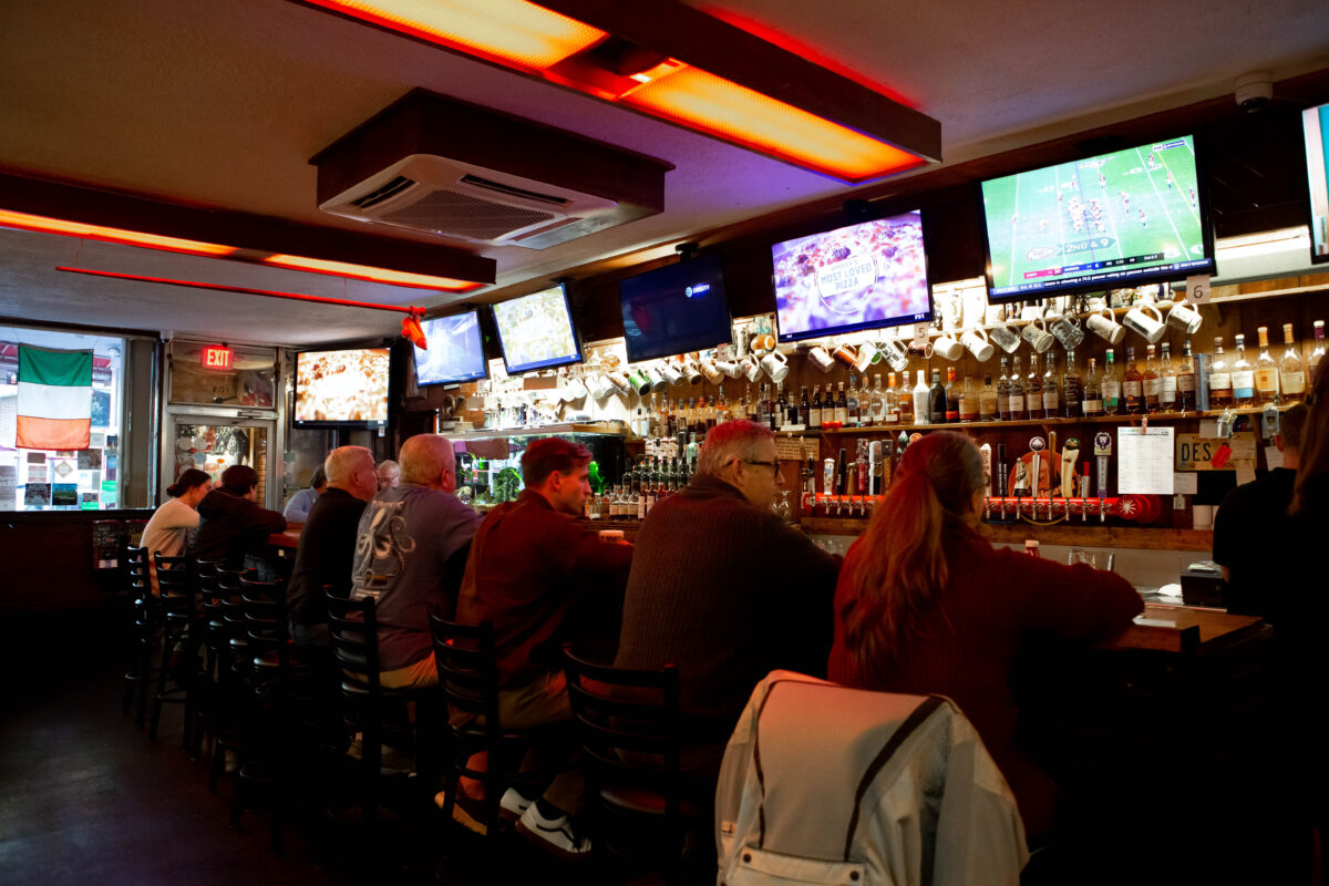 Players Retreat Gameday at the Bar, Sports Bar