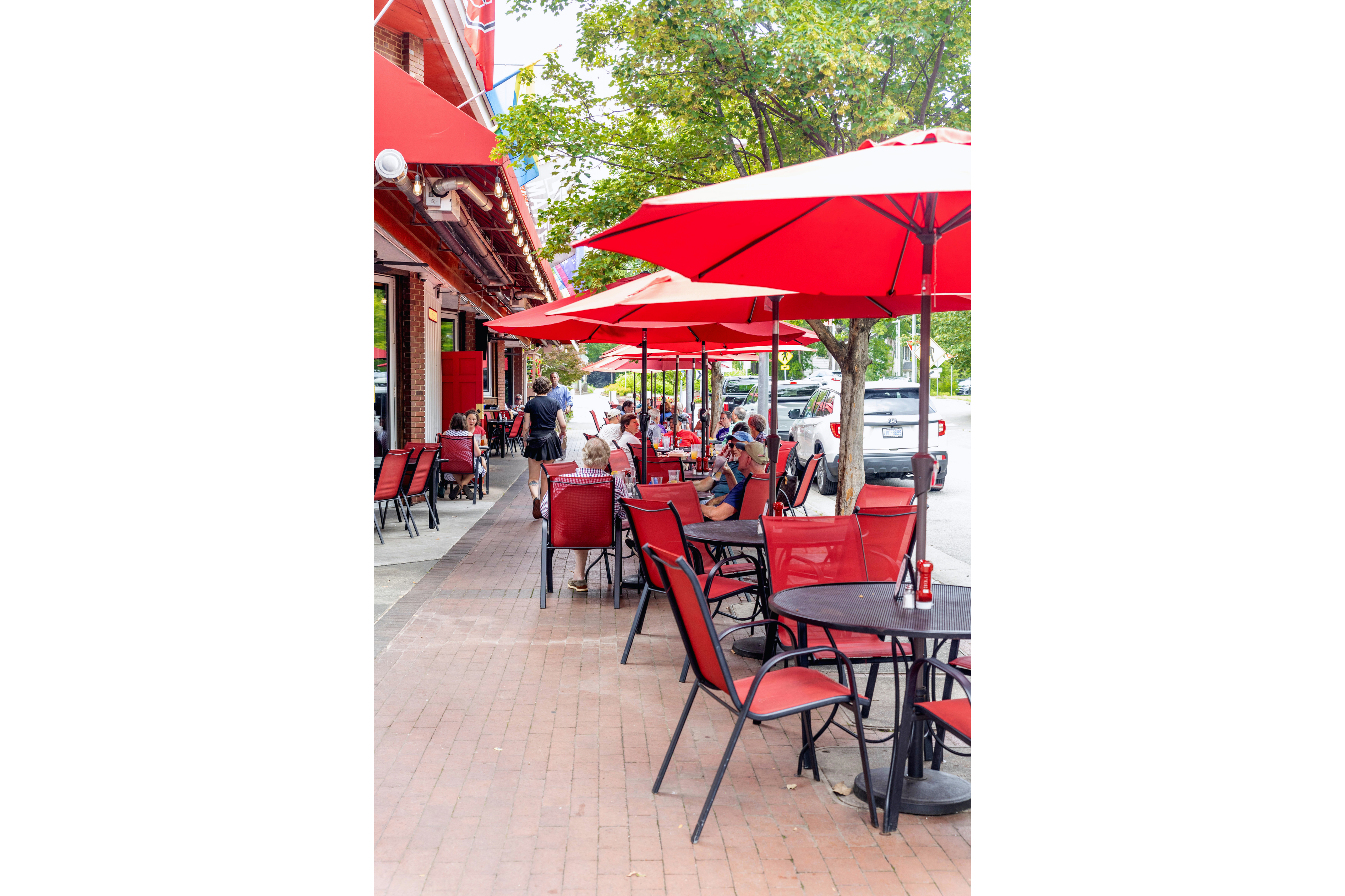 Players Retreat Patio, Outdoor Dining in Raleigh, NC