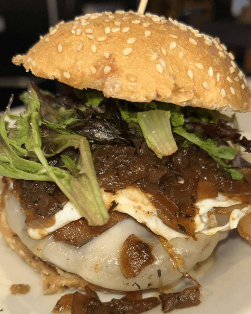Onion Marmalade Burger 

